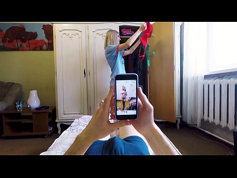 ❤️ Stepsister għamel lil ħuha jiġbor eżatt qabel ma daħlet id-dar ❤️ Porno lilna ❌️❤