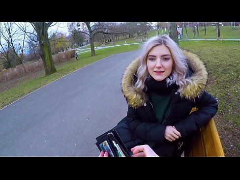 ❤️ Tibla kum sħun ta' barrani għall-flus - blowjob fil-park minn Eva Elfie ❤️ Porno lilna ❌️❤